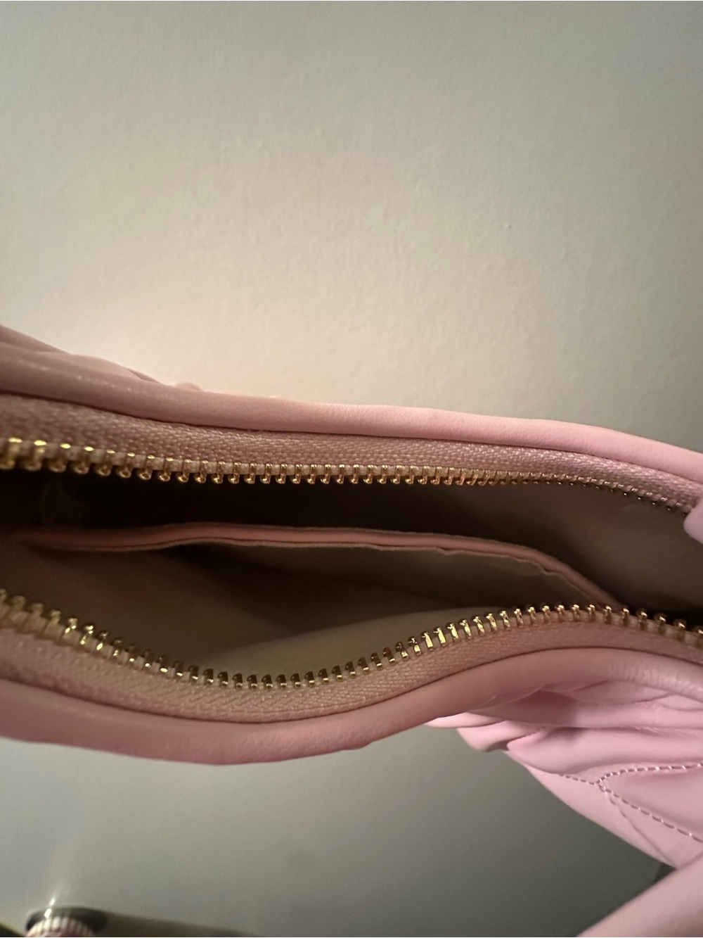 Pink classy hand bag - Picture 3 of 4